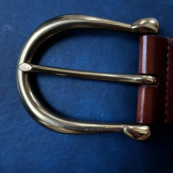 Michael Kors belt — vegan leather - Picture 3 of 5